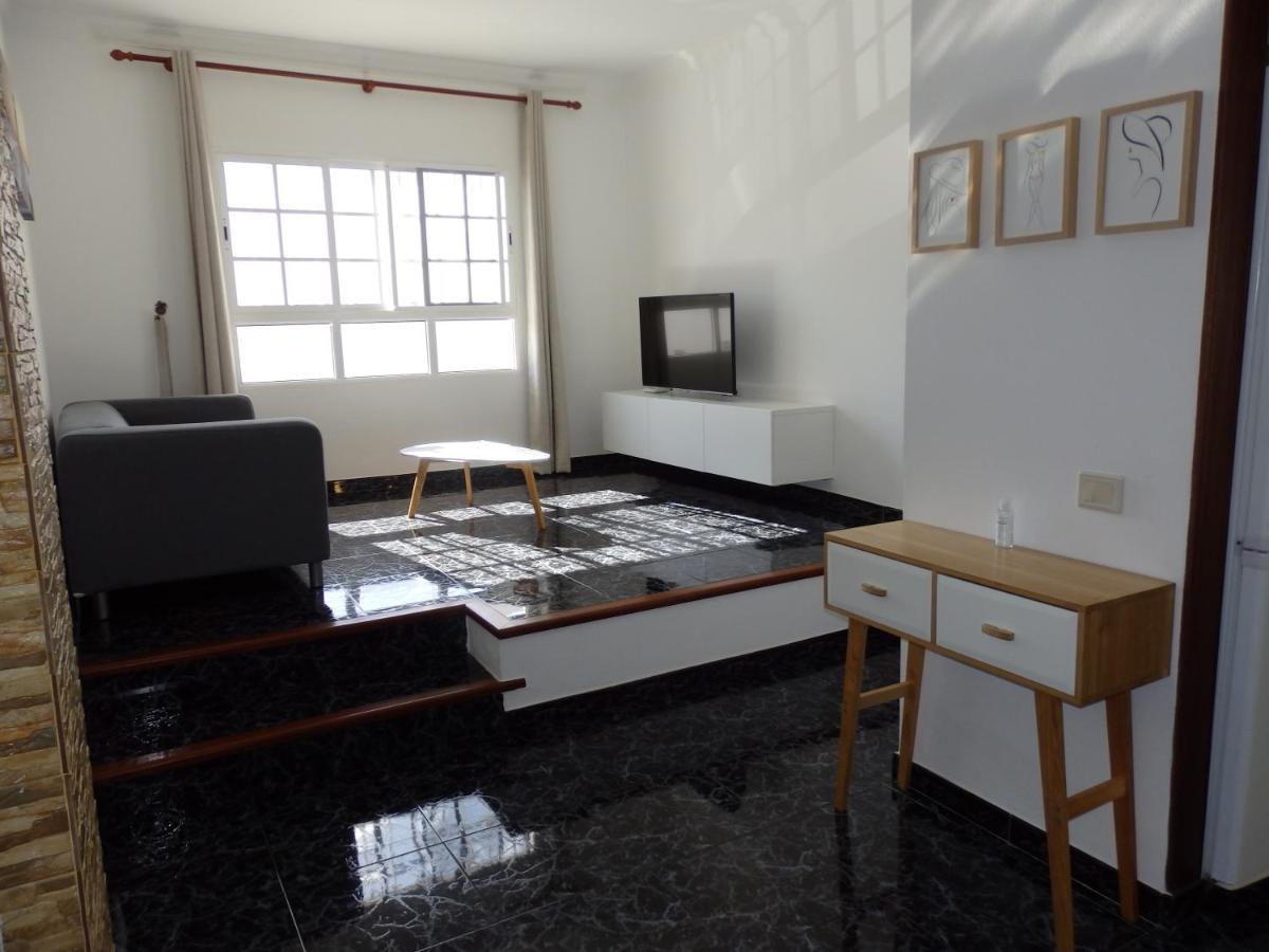 Toni'S Apartment Аринага Екстериор снимка